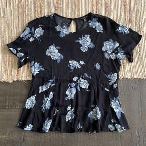 Lucky Brand Black/Blue Floral Keyhole Blouse Sz. S